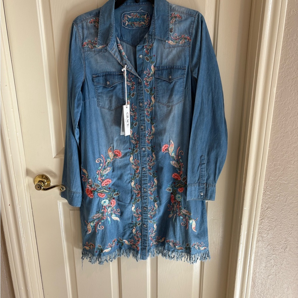 Grace Blue Denim Dress with Floral Embroidery - Picture 5 of 6